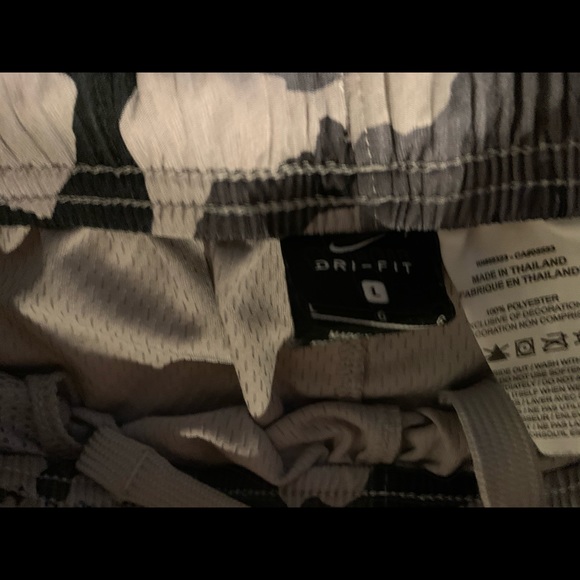 Nike boys Shorts - Picture 5 of 6